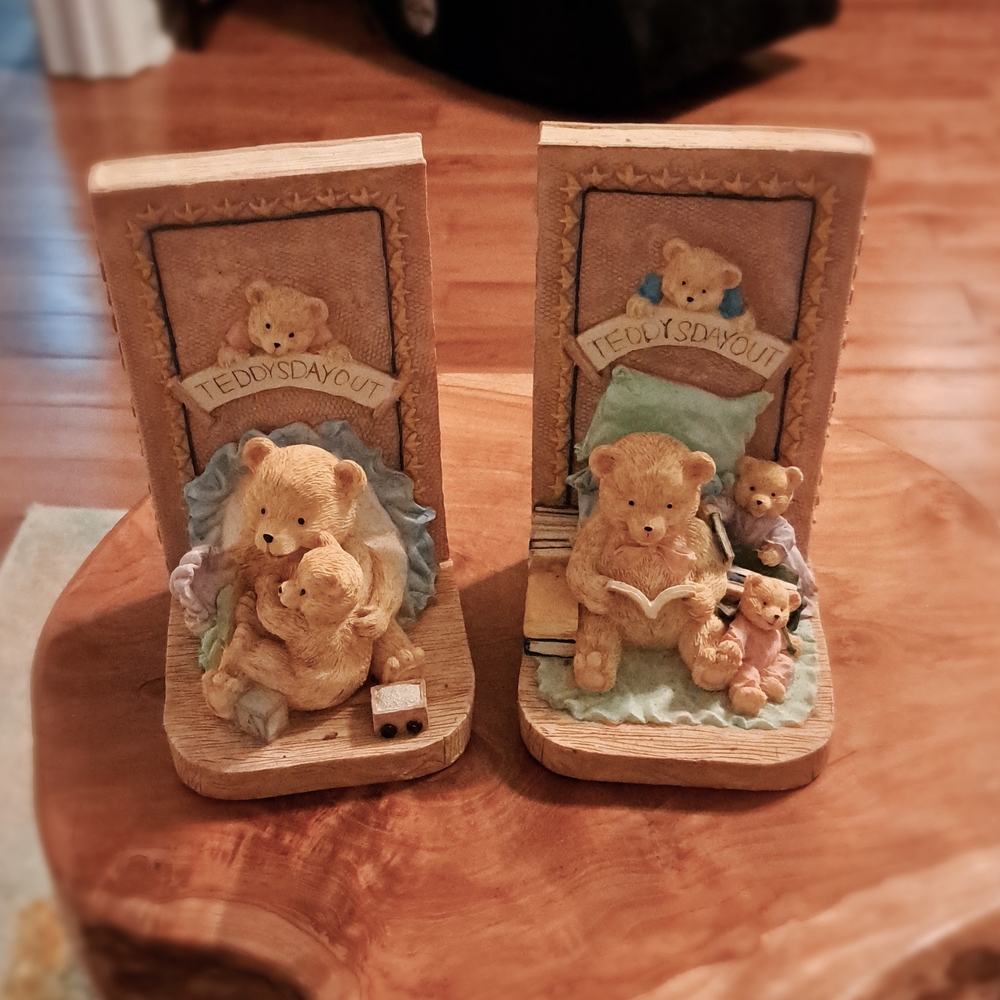 Teddy's Day Out Bookends